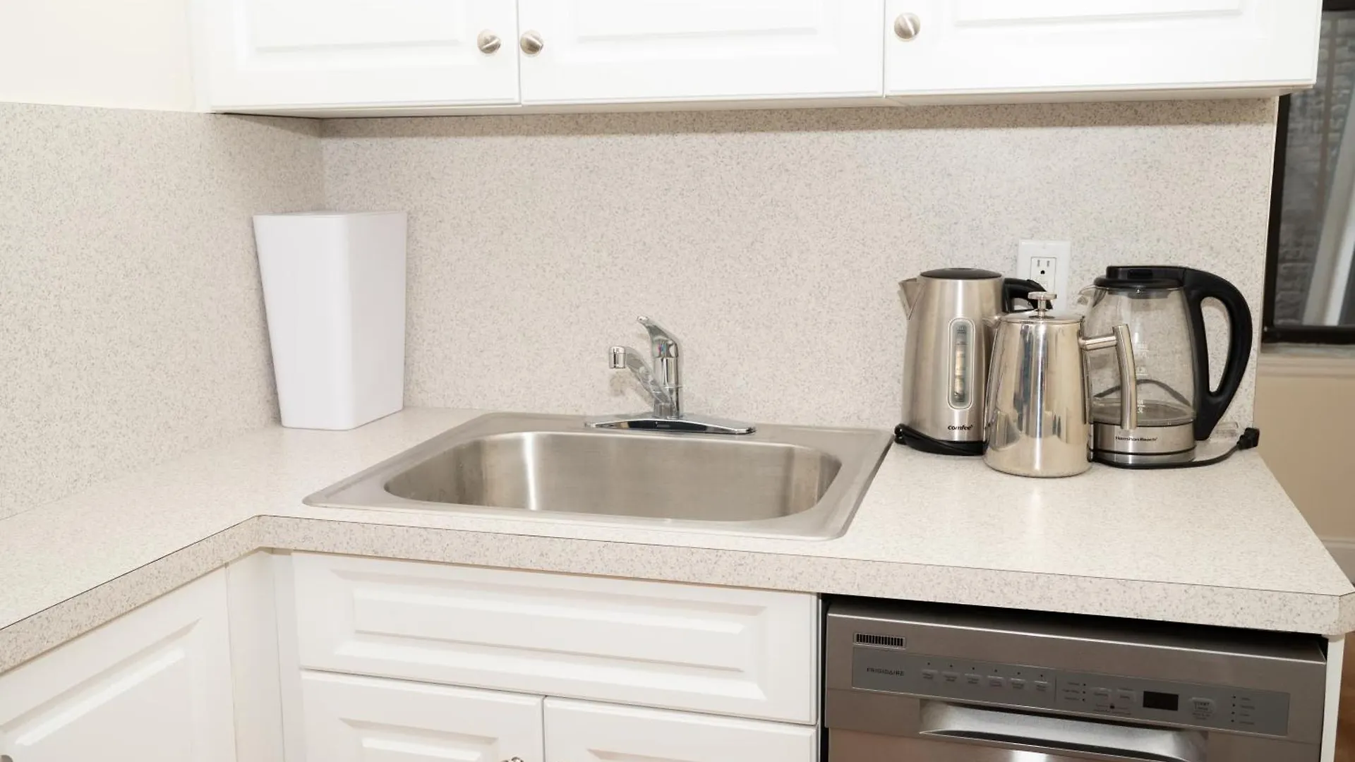 East2 Village Center Apartment W Full Amenities Great New York Location
